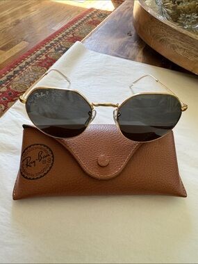Ray-Ban Gold Frame Sunglasses with Black/Gray Lenses